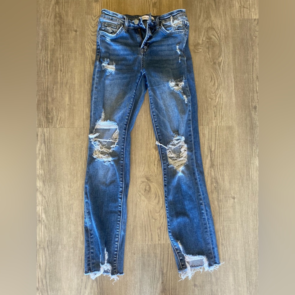 worn twice. great condition!